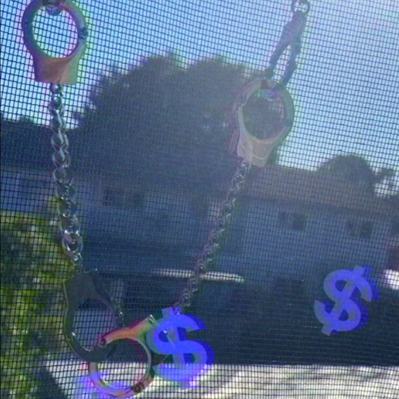 Urban Outfitters Handcuff Necklace Vintage -New- - Picture 4 of 4